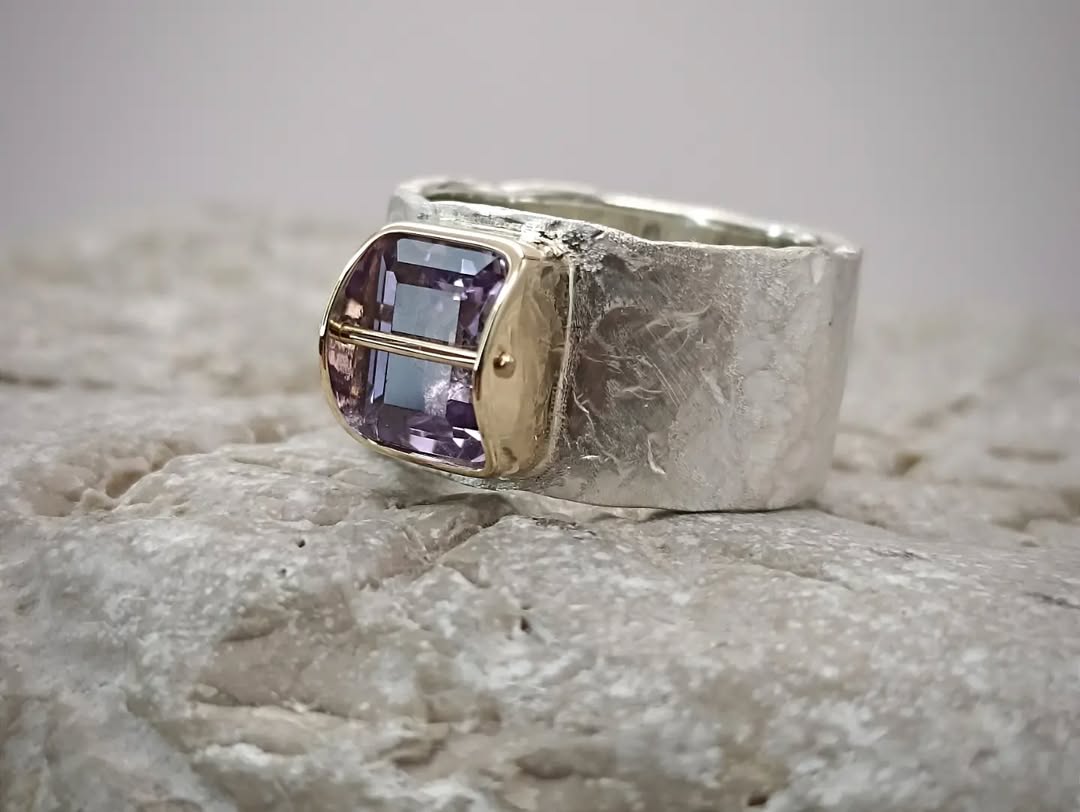 "Lavender field" ring with natural amethyst