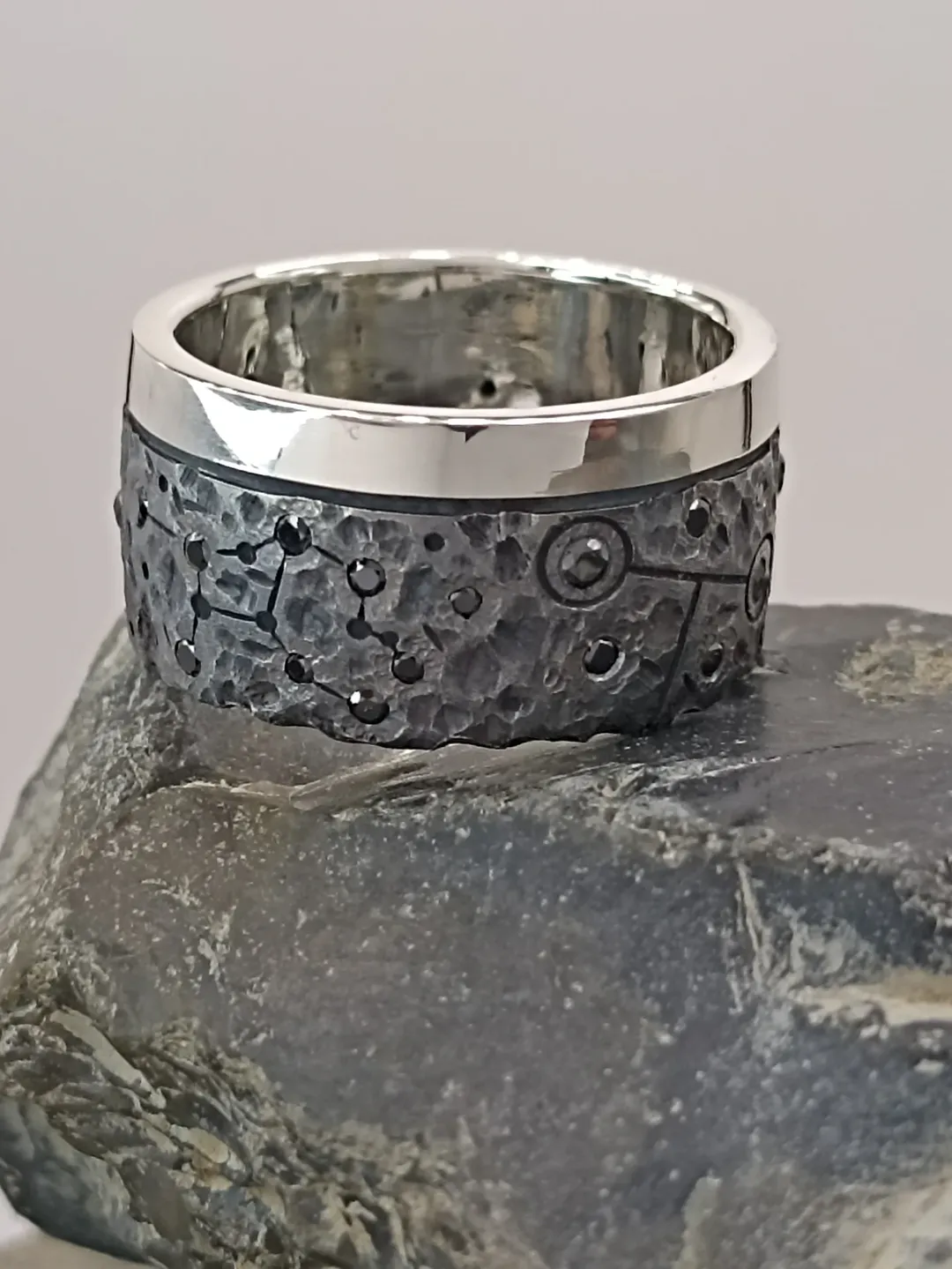Ring "Artifact"