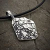 Pendant "Per Aspera"