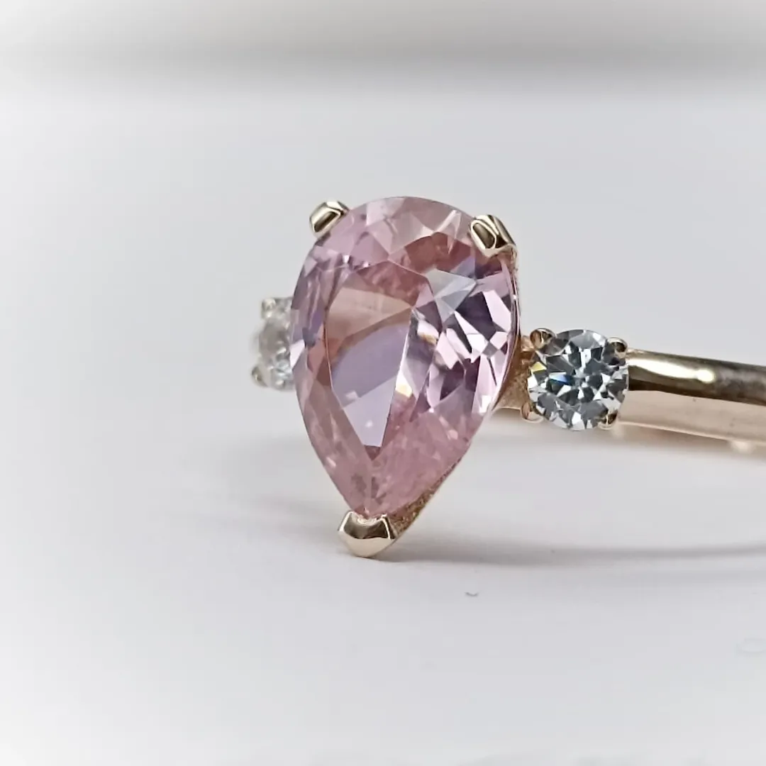 "Azalea" ring