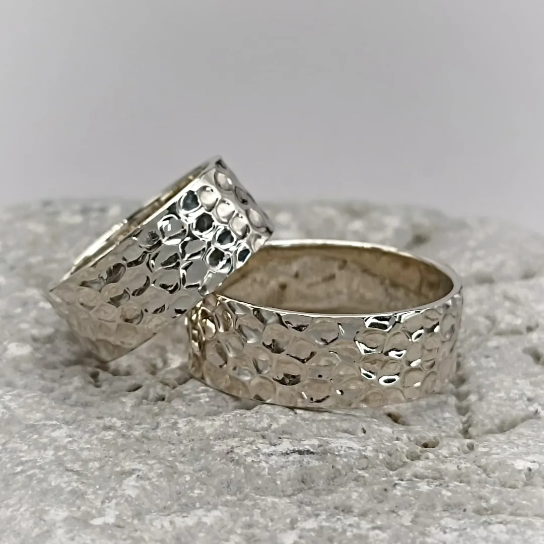 Chasing2 Wedding rings "Chasing"