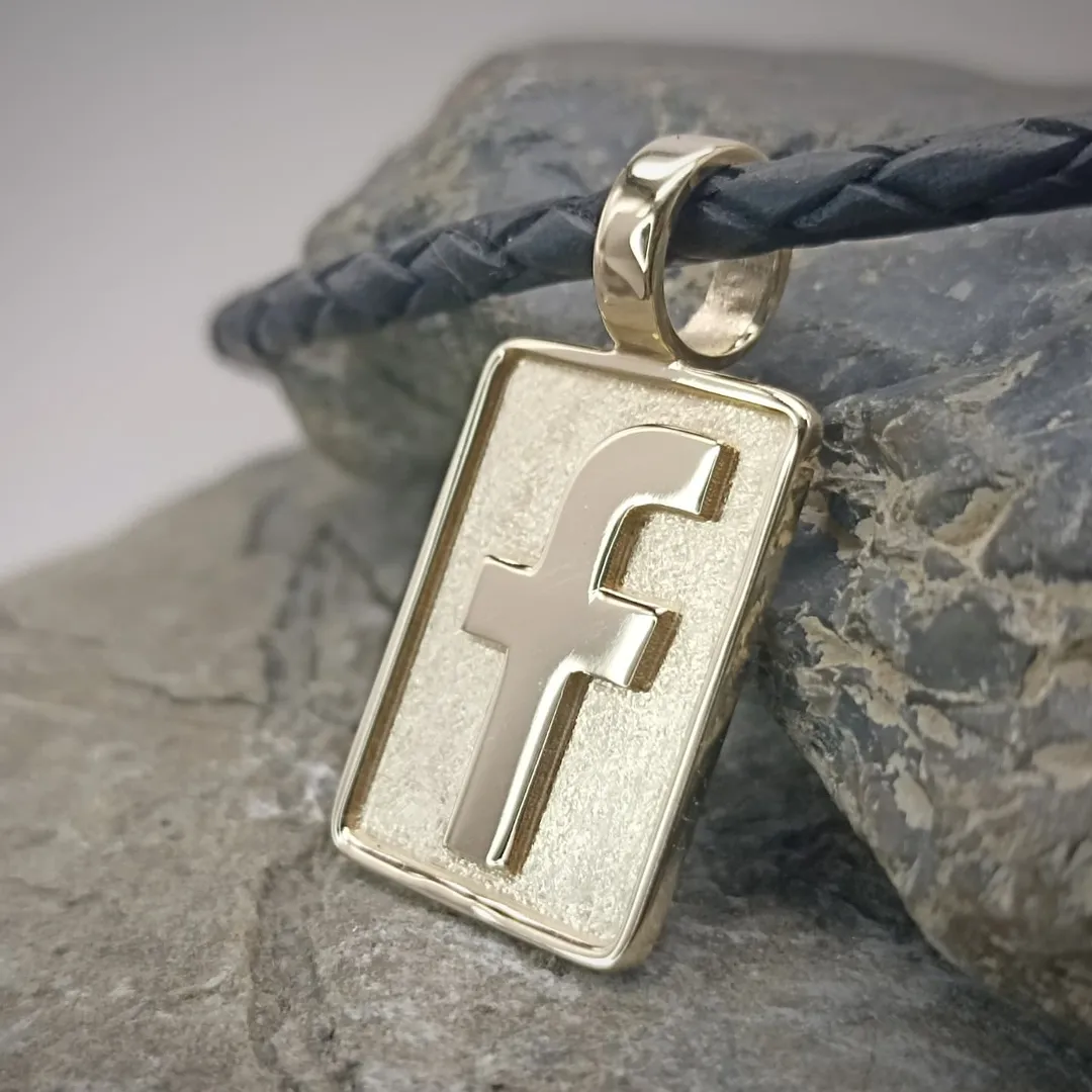 Facebook2 Pendant "Facebook"