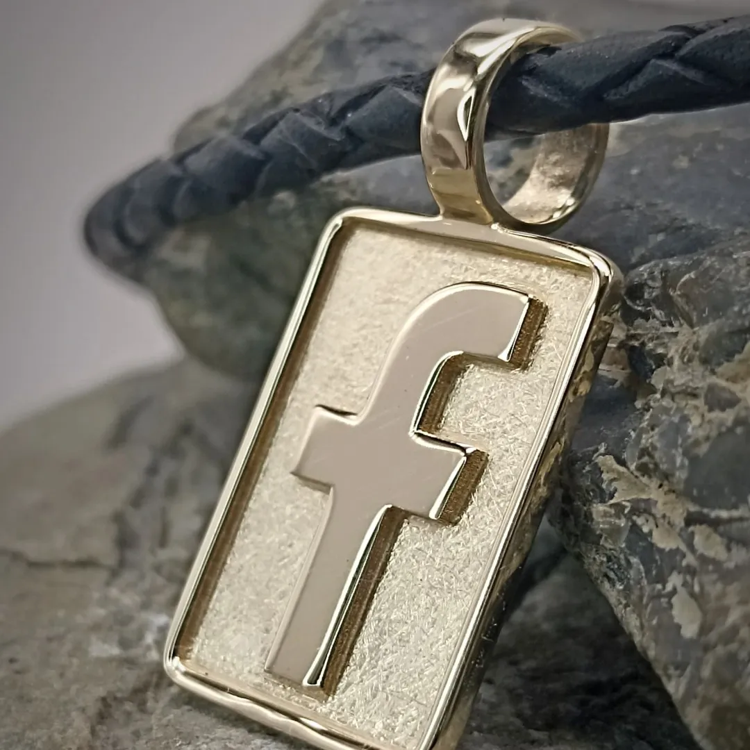 Facebook3 Pendant "Facebook"