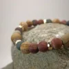 Bracelet with gold and natural stones