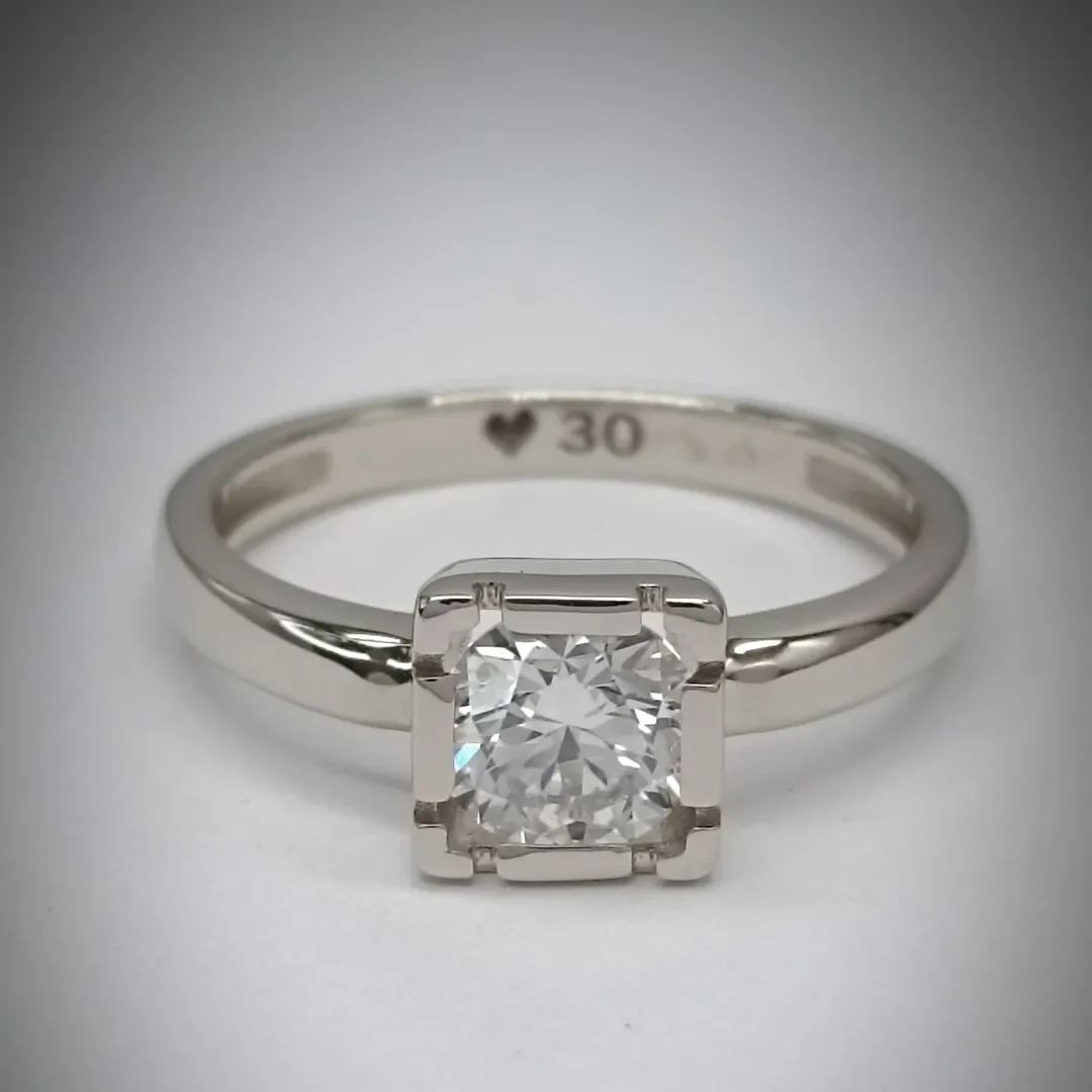 The Queen ring