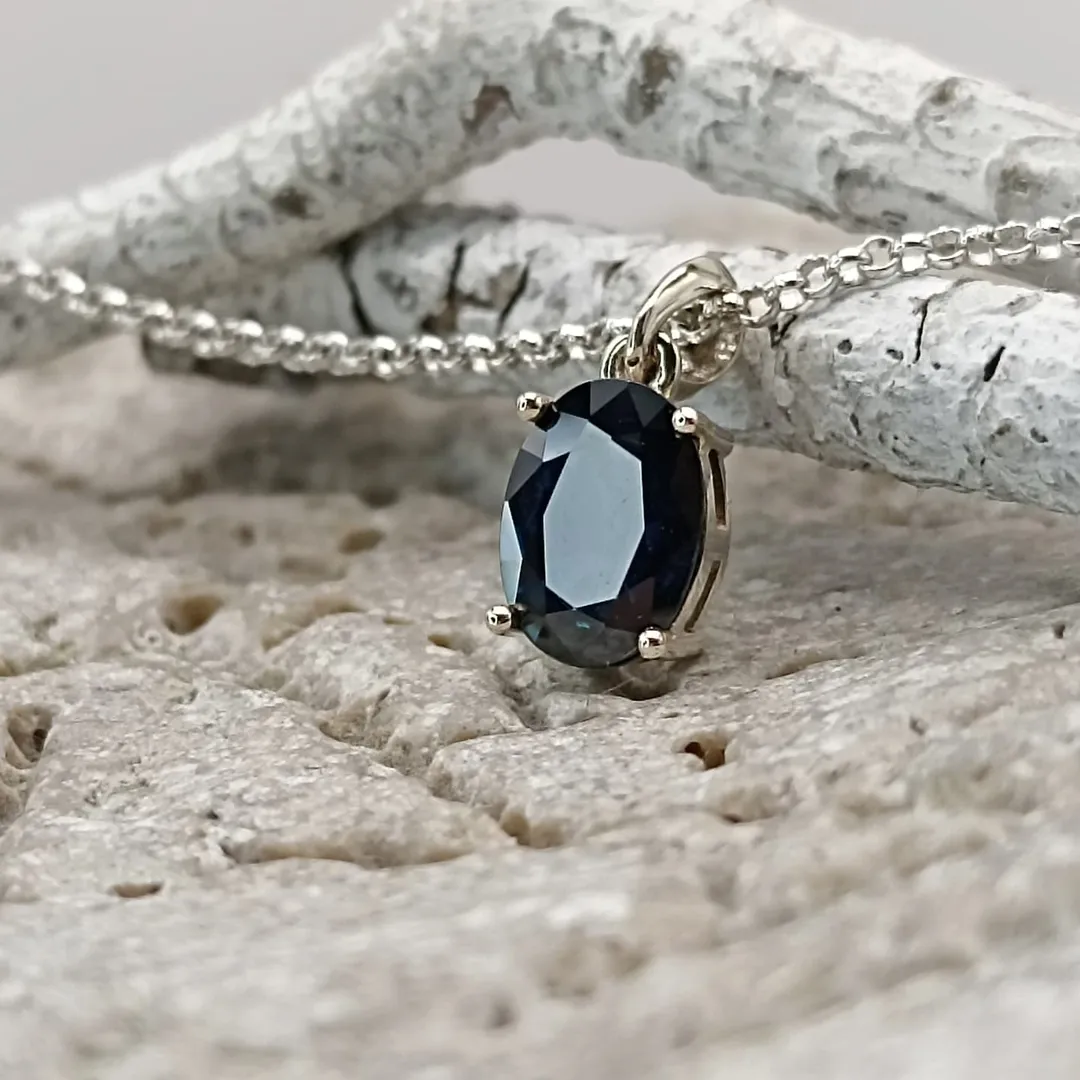 Sapphire pendant