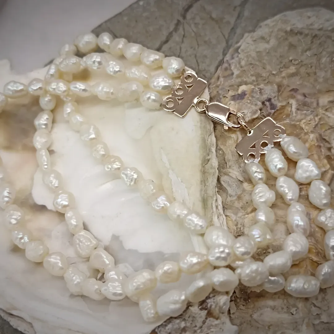 SnapInsta.to_561607949_17910214680231907_3953123141690536986_n Pearl bracelet