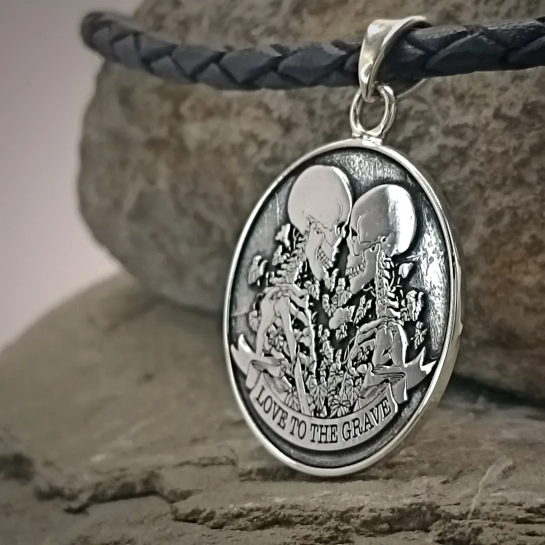 Pendant "To the Grave"