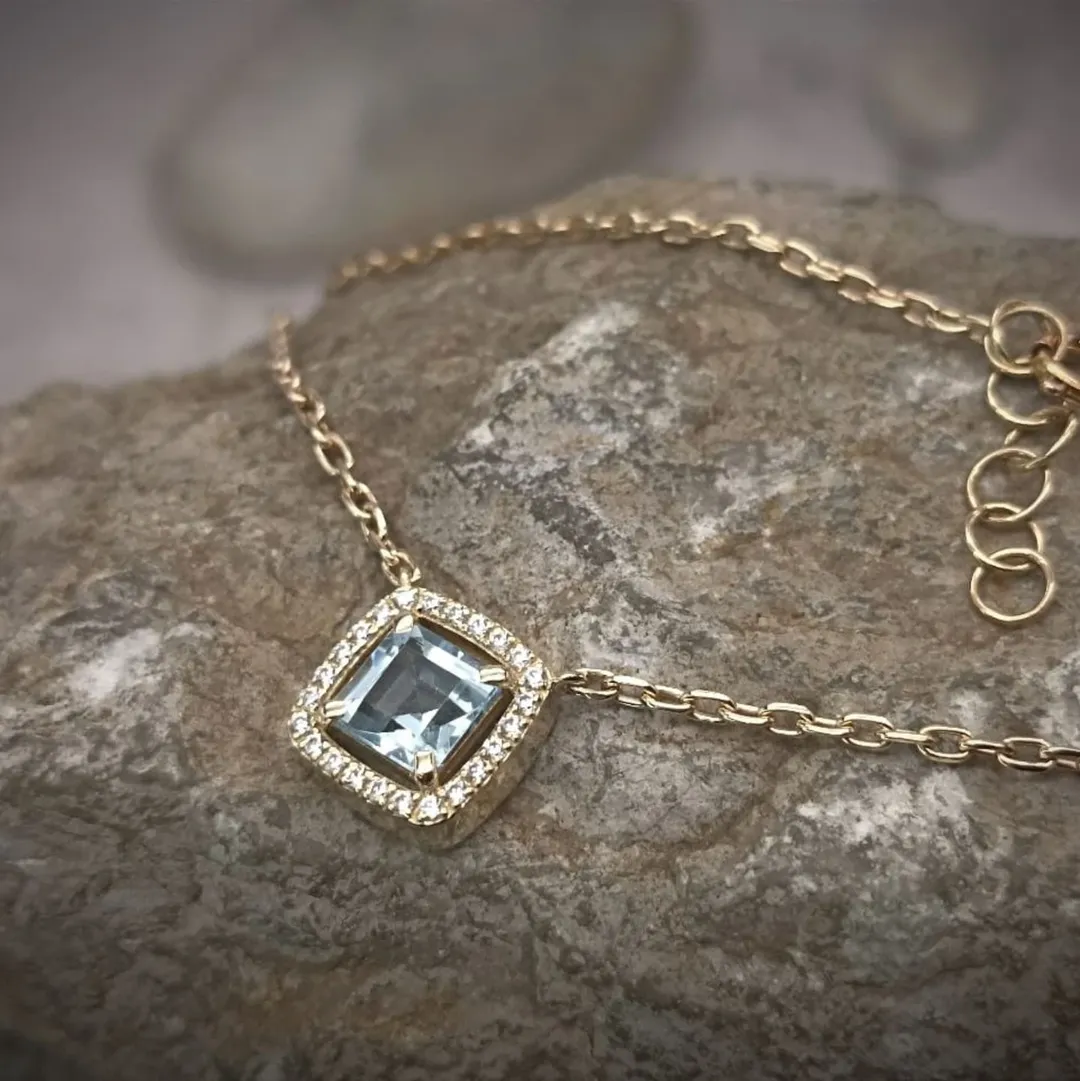 topaz4 Pendant with natural topaz