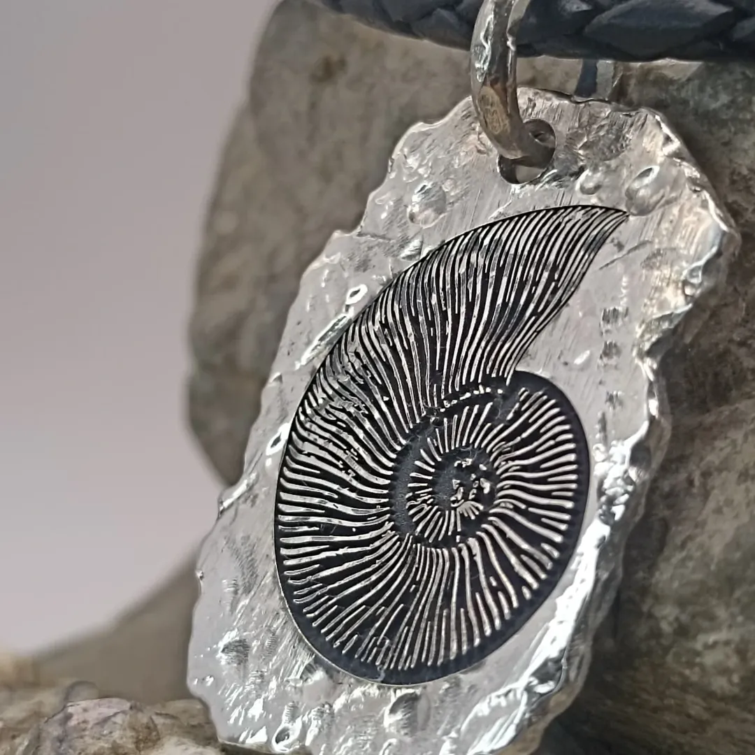 Trace of Ammonite2 Pendant"Trace of Ammonite"