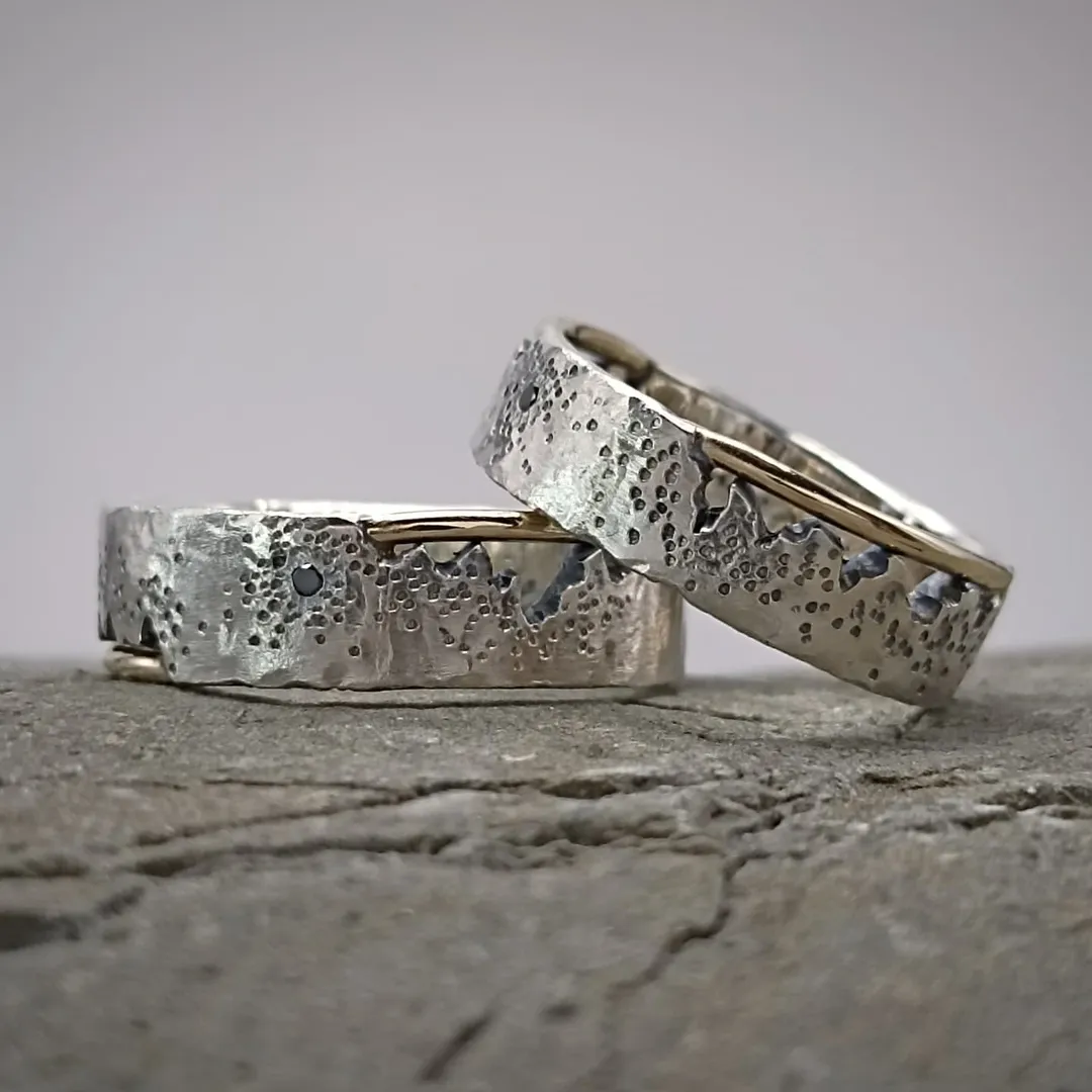 Wedding1 Wedding rings with black diamonds